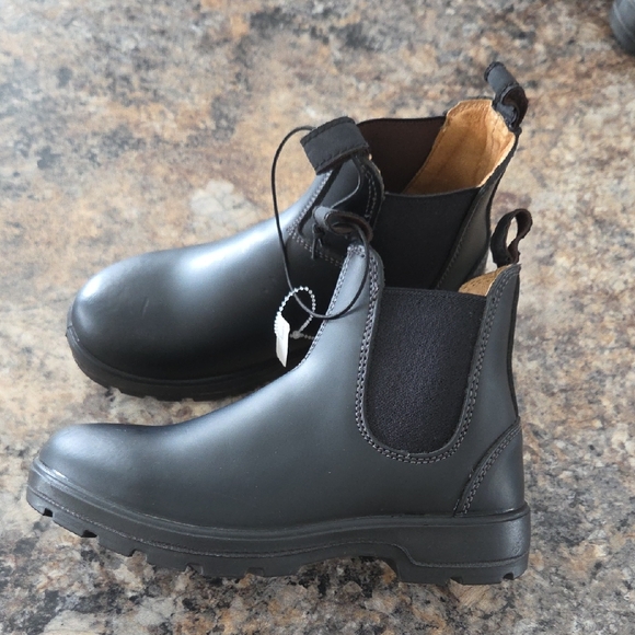 Aquatherm Shoes - Aquatherm Size 6 Women's NEW Leather Black Chelsea Boots